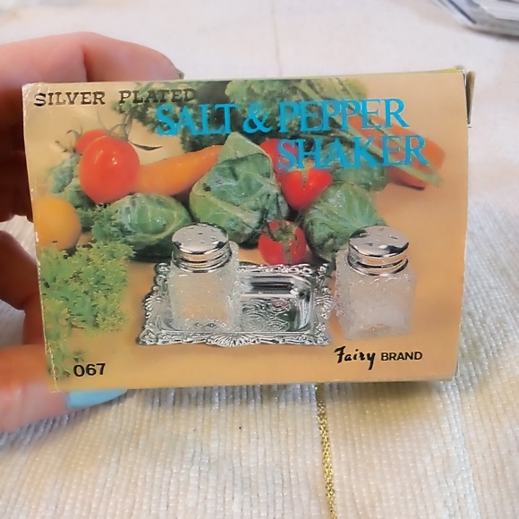 Mini Salt and Pepper Shakers - Picture 7 of 9